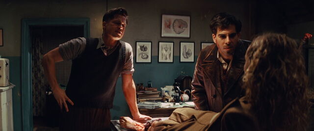 File:Aldo Raine and Donny Donowitz look at Bridget.jpg