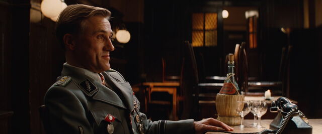 File:Hans Landa in the tavern.jpg