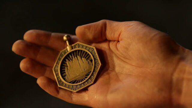File:Sunny's Pendant.jpg