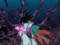 Kagome thanh tẩy chướng khí cho Kikyo.png