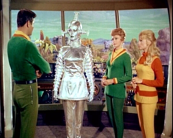 File:Johnverdamaureenandjudy.jpg