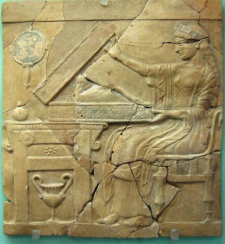 Фајл:553px-Locri Pinax Persephone Opens Likon Mystikon.jpg