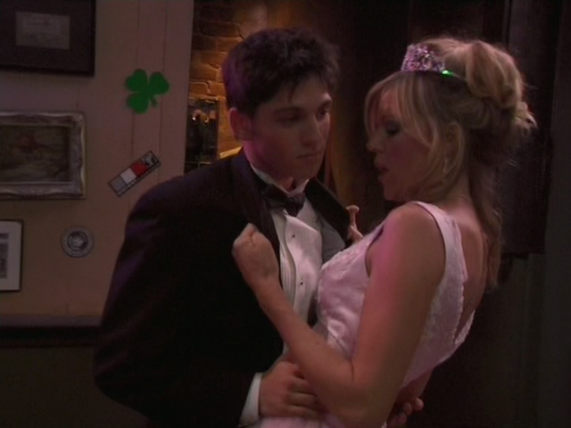 File:1x3 drunk Dee and Trey.png