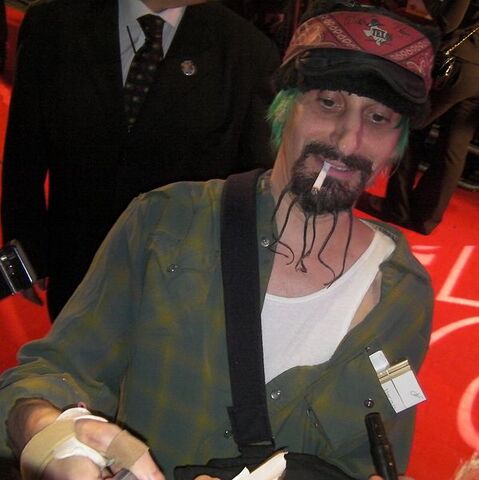 File:Loomis jackass uk premiere.jpg