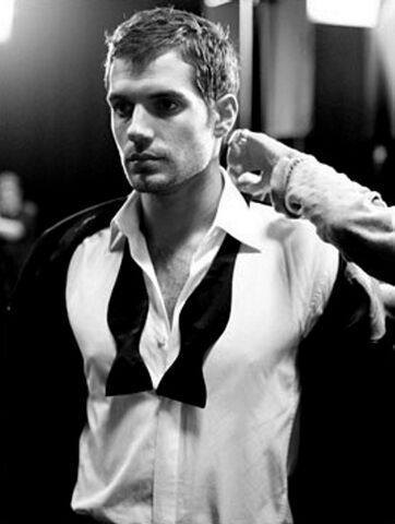 File:Henry Cavill dinner jacket.jpg