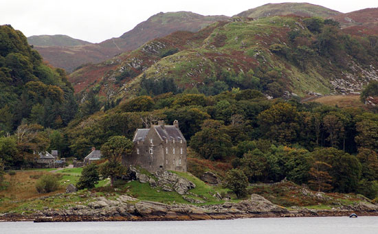 File:Duntrune-castle.jpg