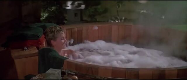 File:Pola Hot Tub 78.jpg