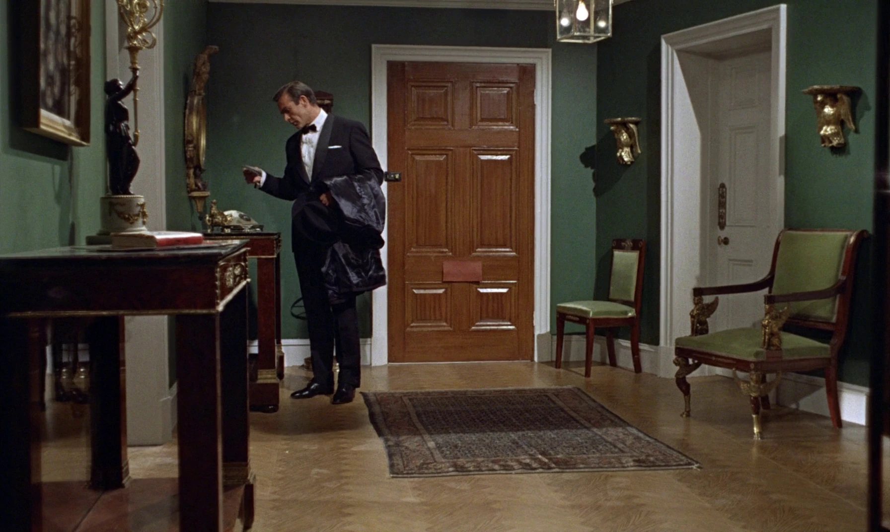 Image James Bond's flat (Dr. No).jpg James Bond Wiki FANDOM