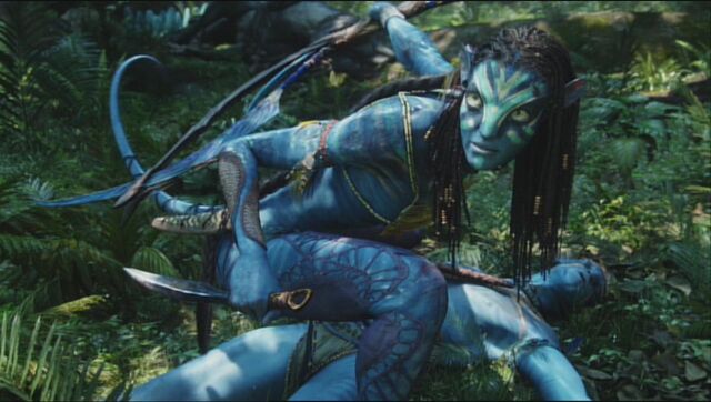 File:Neytiri protects Jake.jpg