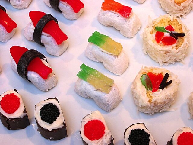 File:Sushi-cupcakes.jpg