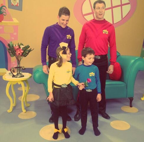 File:LachyShrinkstheWiggles!-PromoPicture.jpg