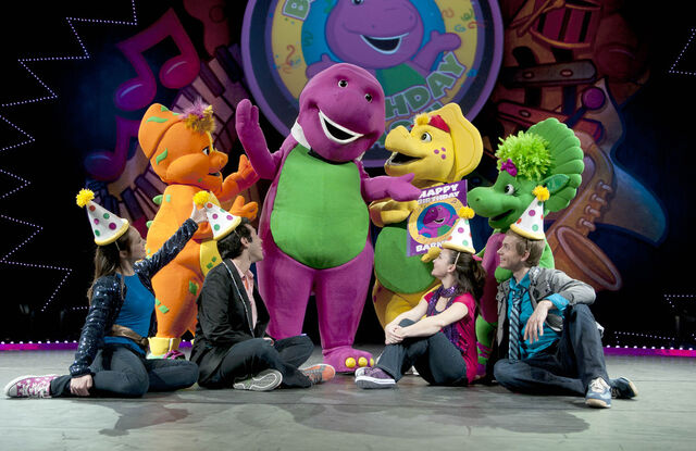 File:369905 web new112310expobarneylive.jpg