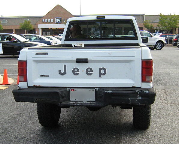 File:Jeep Comanche Pioneer white MD t.jpg
