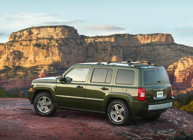 File:Jeep-patriot-7g.jpg