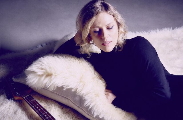 File:Britta Phillips - 12.jpg