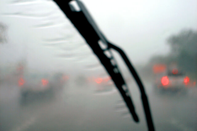File:Wiper in car 2.jpg