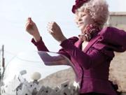 180px-Effie-Colheita-The-Hunger-Games.jpg
