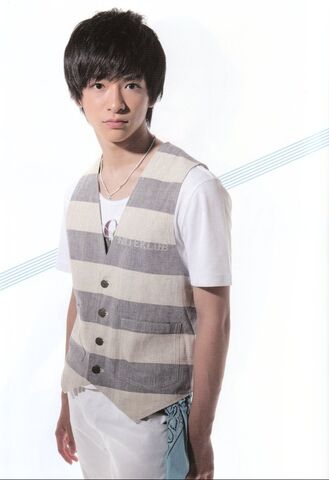 File:Chinen Yuuri August 2011.jpg