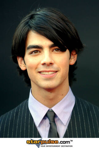 File:Joe Jonas-ALO-039043.jpg