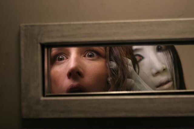 File:Still-of-shawnee-smith-and-aiko-horiuchi-in-the-grudge-3-(2009).jpg