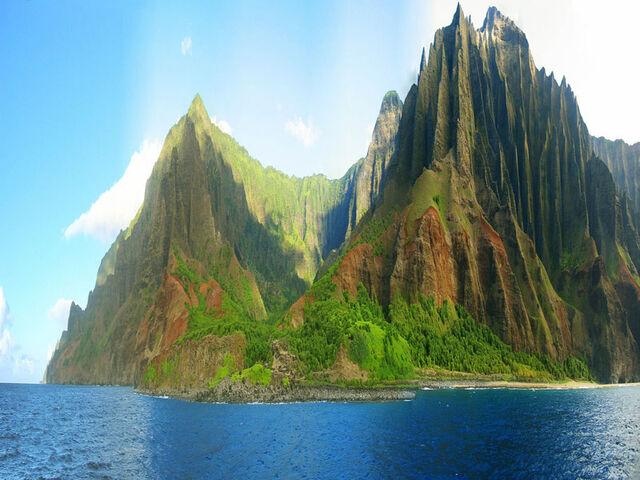 File:Na-pali-coast-state-park-jagged-cliffs-kauai-hawaii.jpg