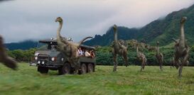 Jurassic-world-dinosaurs-run.jpg