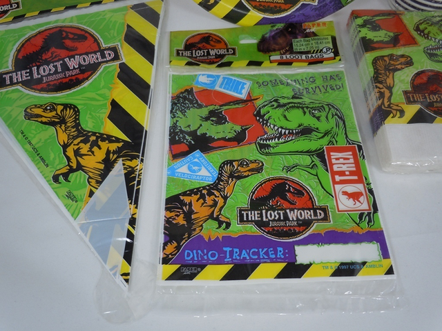 File:TLW party set3.png