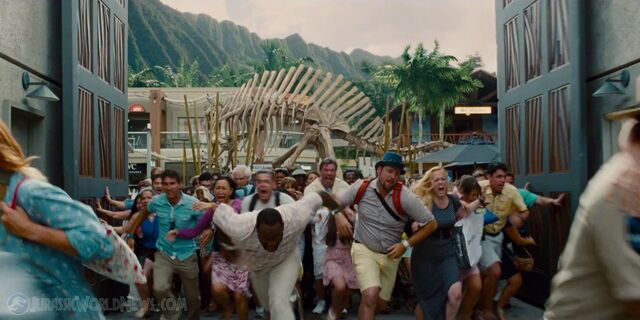 File:Jurassicworld-global-trailer-21.jpg