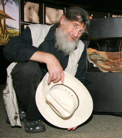 File:Dr. Bob Bakker.jpg