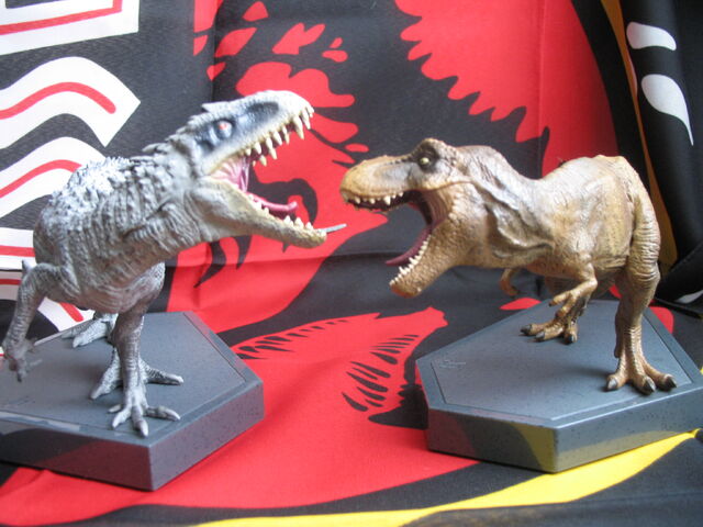 File:JW BR figurines7.jpg