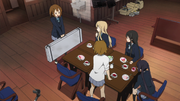 Yui found Sawako's guitar