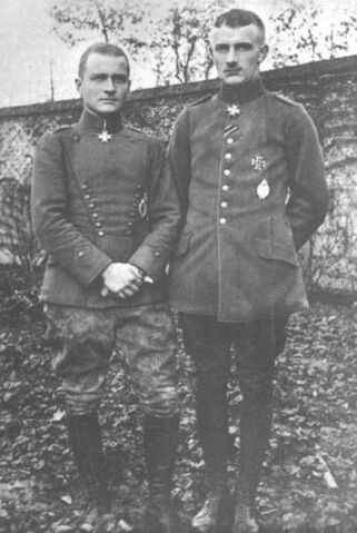 File:Manfred and Lothar Richtofen.jpg