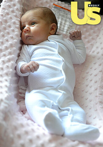 File:1345469396 kourtney-kardashian-penelope-scott-mason-disick-6.jpg