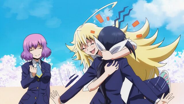 File:Kusakai hugs Nozomi.jpg