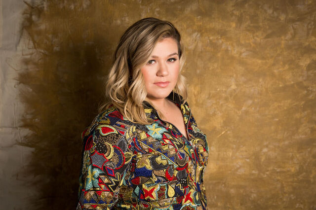 File:Kelly-clarkson-w724.jpg