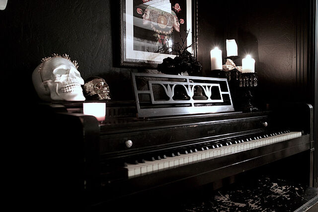 File:Crescent Manor6.jpg