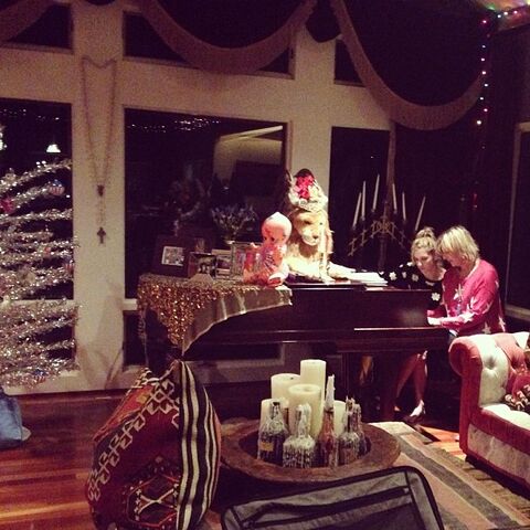 File:Kesha's instagram 1 2014.jpg