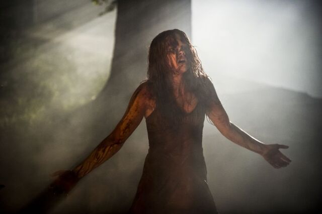 File:Carrie-chloe-grace-moretz-4-660x439.jpg