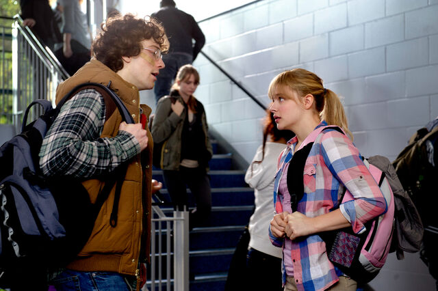 File:Aaron-taylor-johnson-chloe-grace-moretz-kick-ass-2.jpg