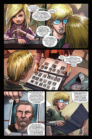File:HitGirl 1 TheGroup 011.jpg