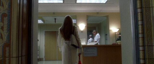 File:Chapter 2 Elle Enters.jpg