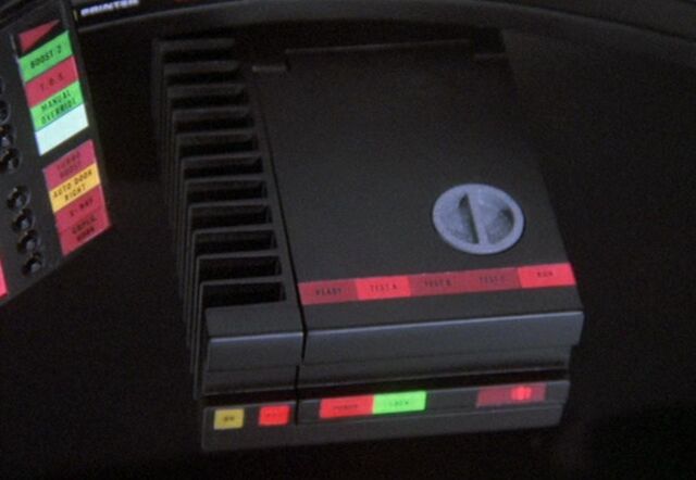 File:Chemical Analyzer01.jpg