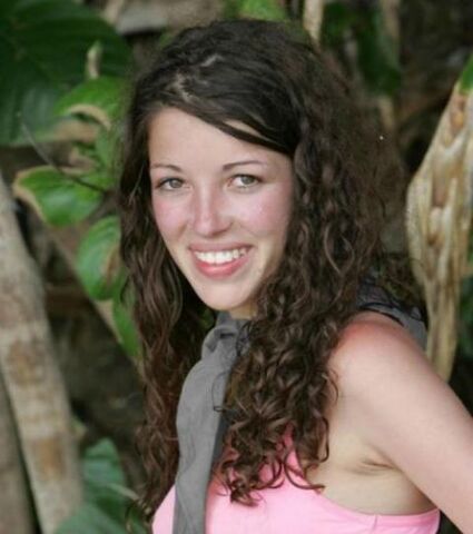 Fichier:Camille-candidate-de-cette-nouvelle-saison.jpg