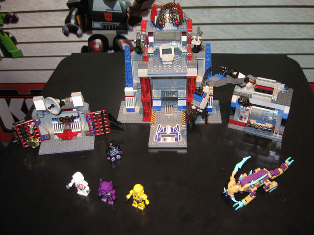 File:800px-ToyFair2013-KreoAutobotCommandCenter.jpg