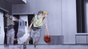 Kise copies Kagami anime.png
