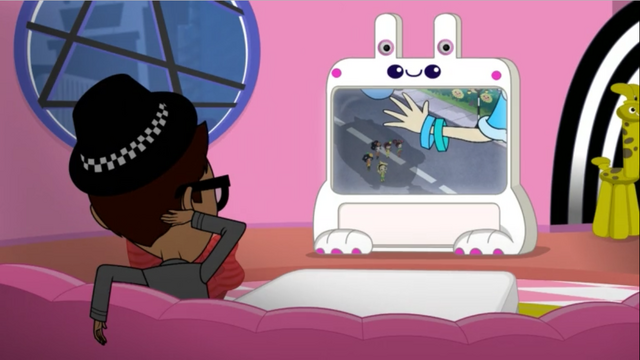 File:Rudie watching television.png