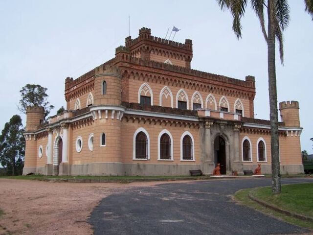 Archivo:Uruguay-castillo de piria.jpg