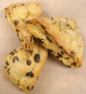 Raisin scones