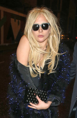 File:11-25-15 Arriving at a Studio in London 002.jpg