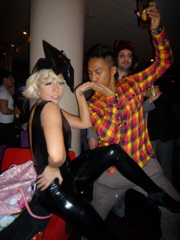File:12-21-08 Party 002.jpg